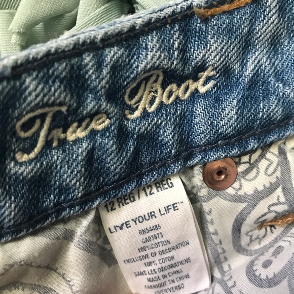 American Eagle Distressed Flared Jeans - Picture 7 of 7
